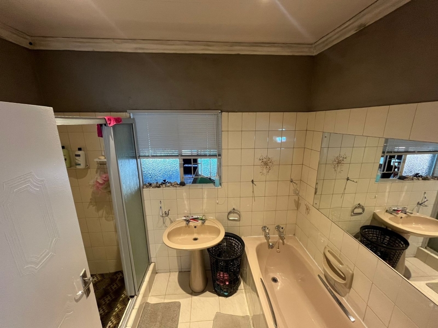 To Let 3 Bedroom Property for Rent in Safari Gardens North West
